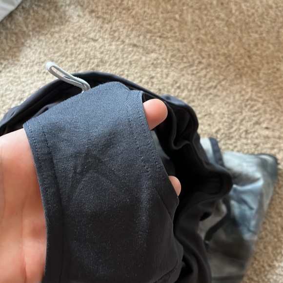 Lulu lemon size 6 speed up shorts - Picture 5 of 6